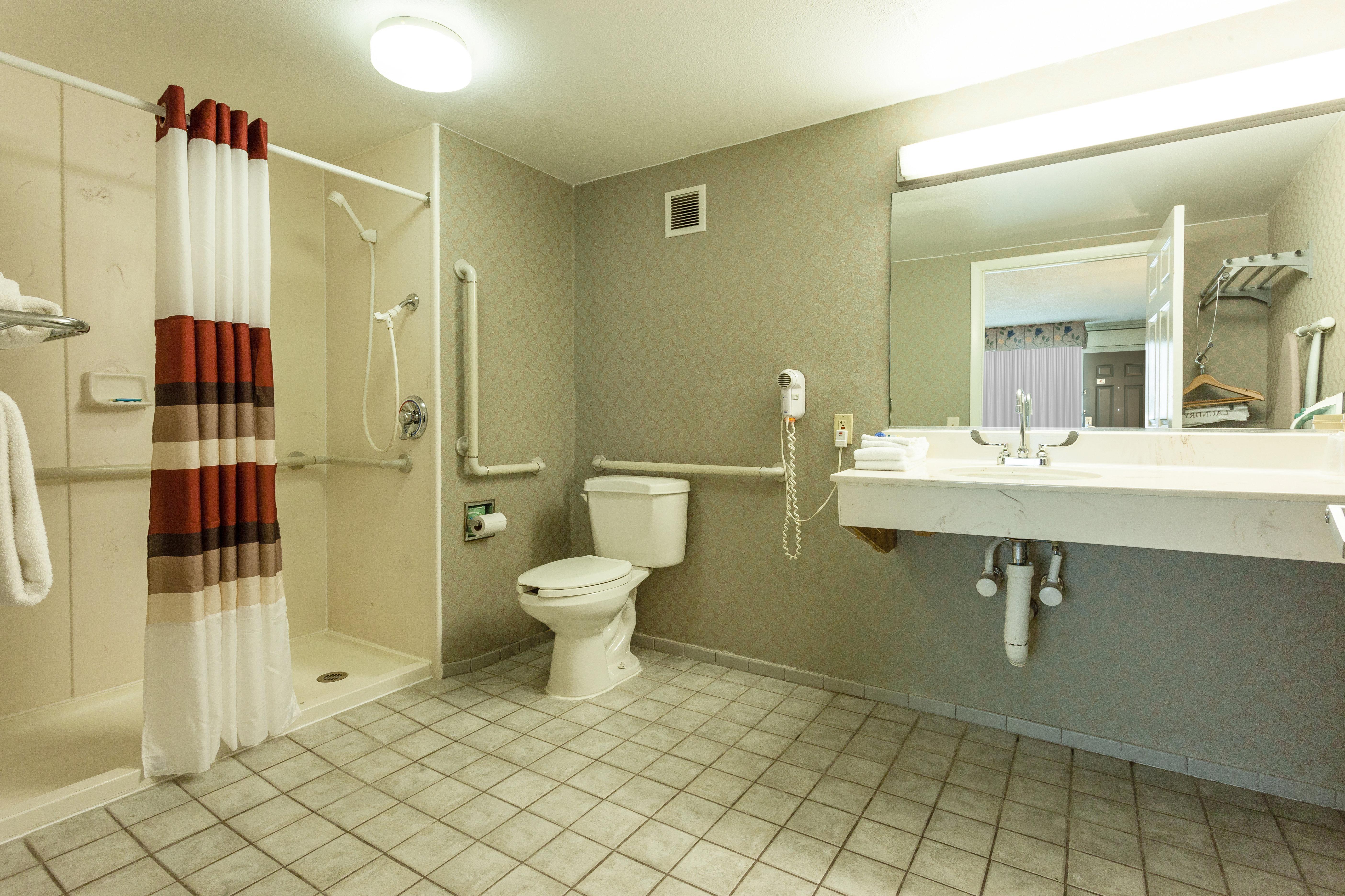 Red Roof Inn & Suites Dekalb Buitenkant foto