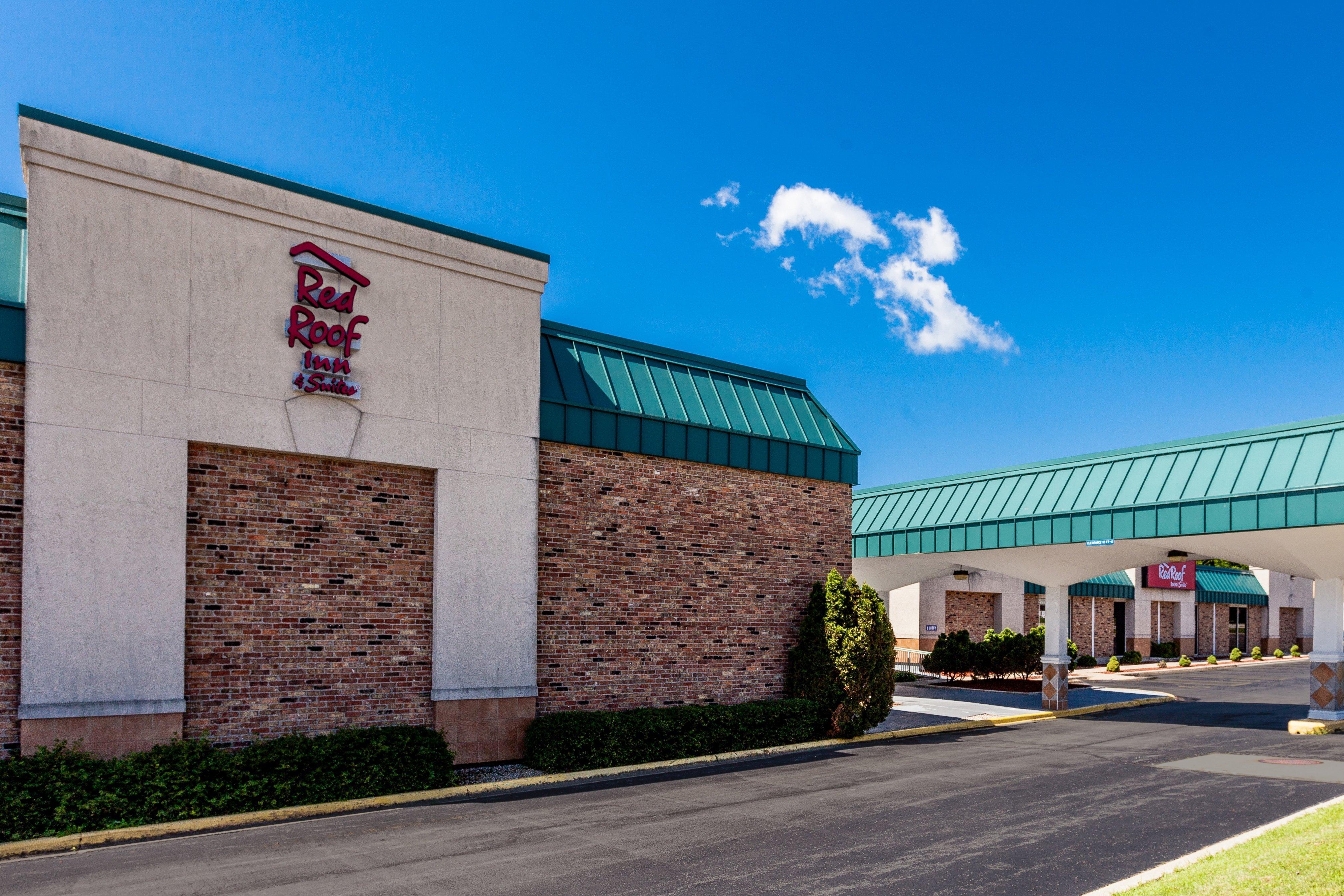 Red Roof Inn & Suites Dekalb Buitenkant foto