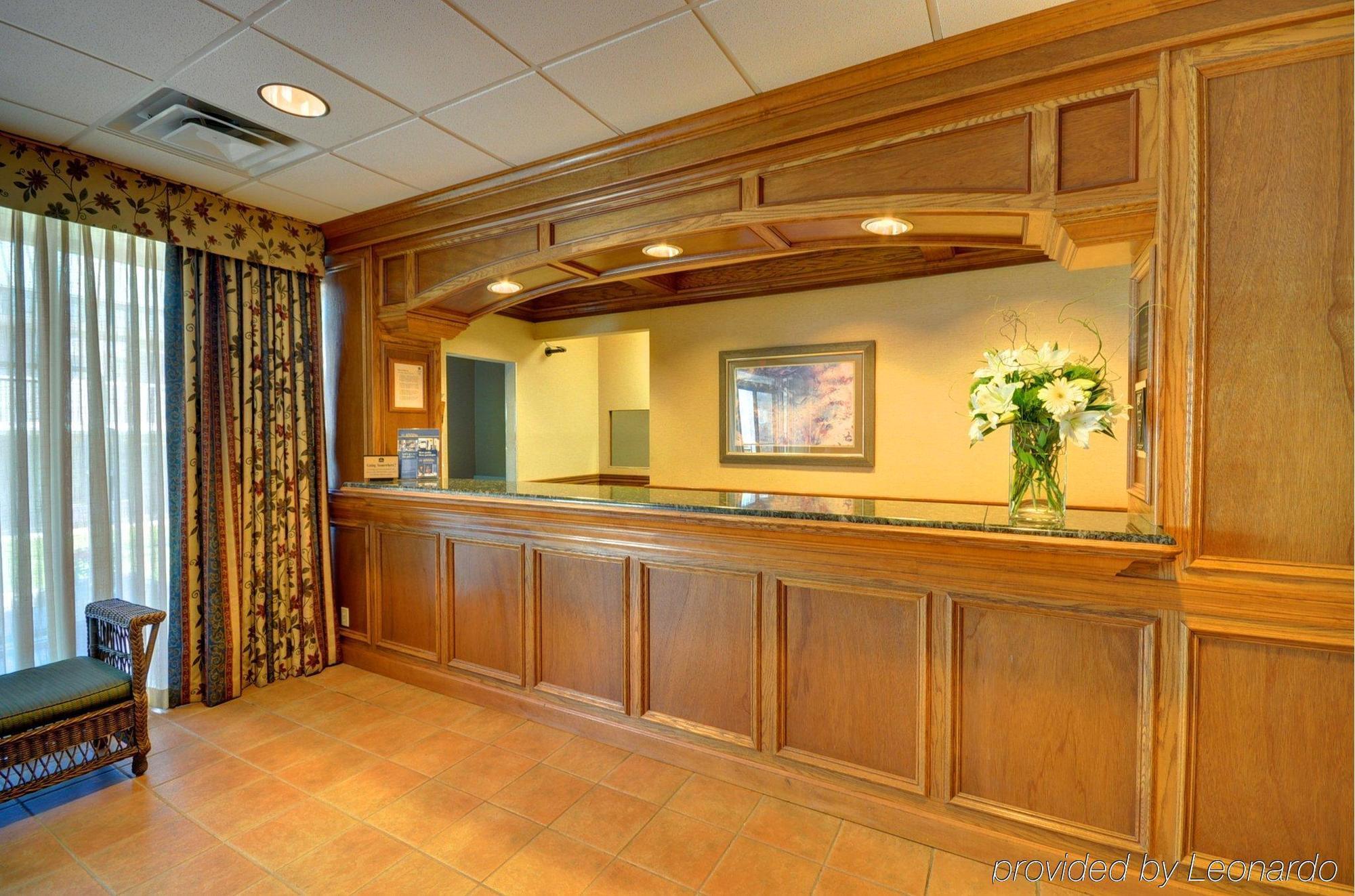 Red Roof Inn & Suites Dekalb Interieur foto