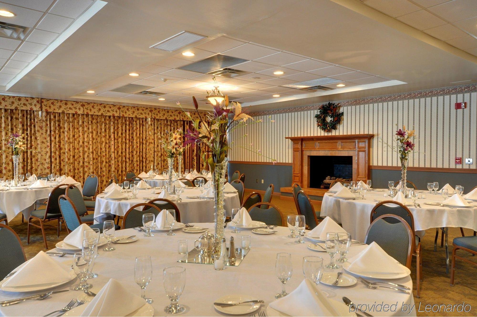 Red Roof Inn & Suites Dekalb Restaurant foto