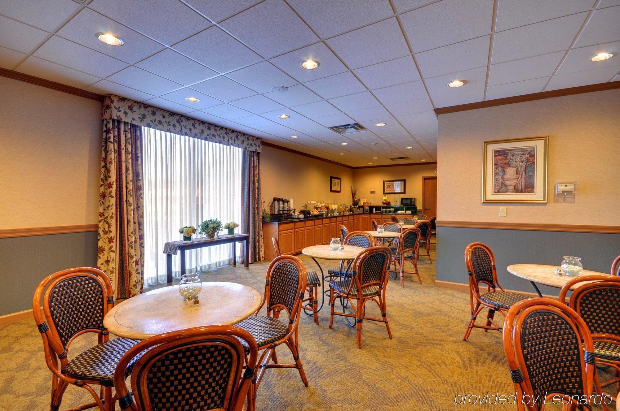 Red Roof Inn & Suites Dekalb Restaurant foto
