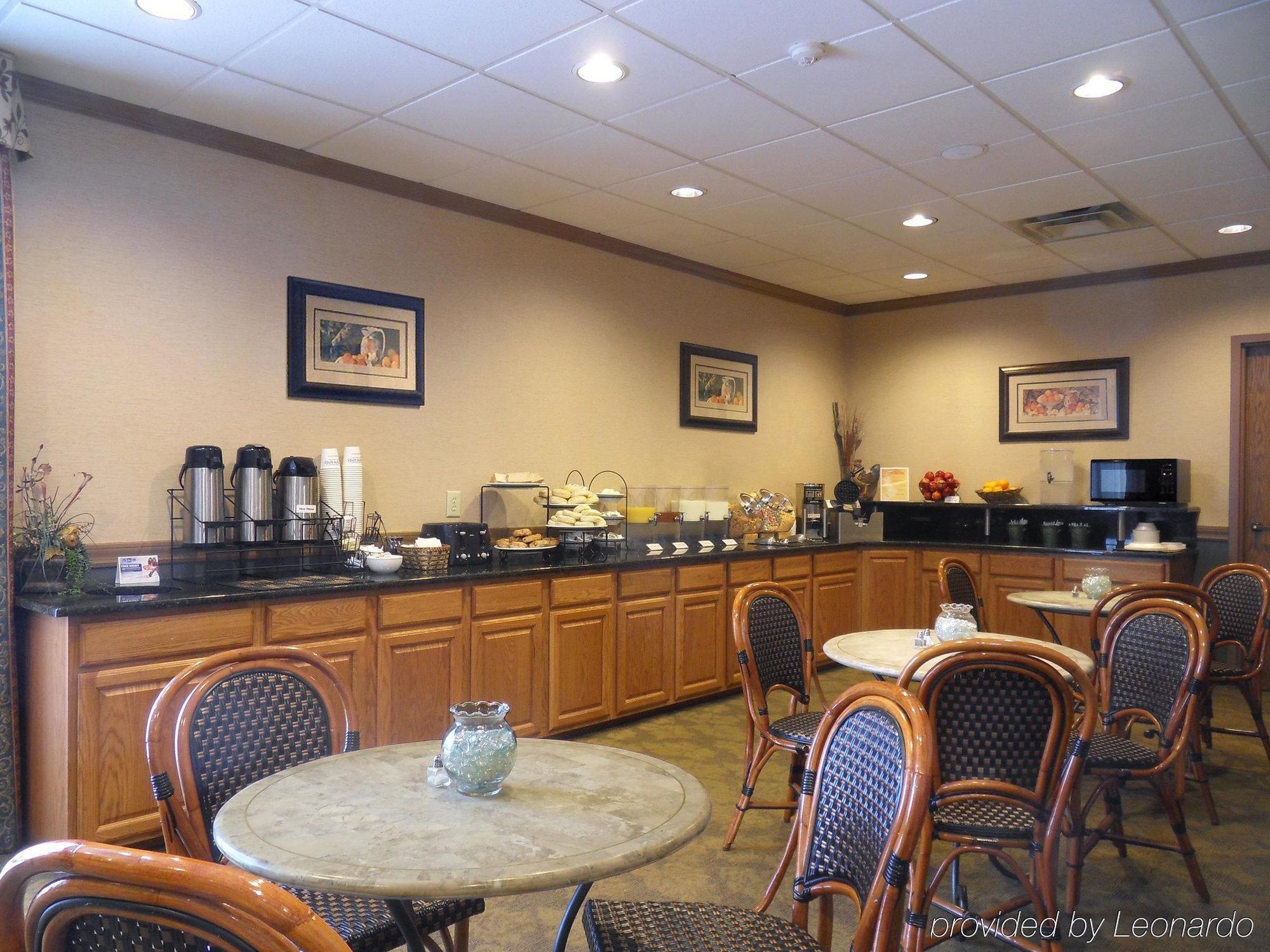 Red Roof Inn & Suites Dekalb Restaurant foto