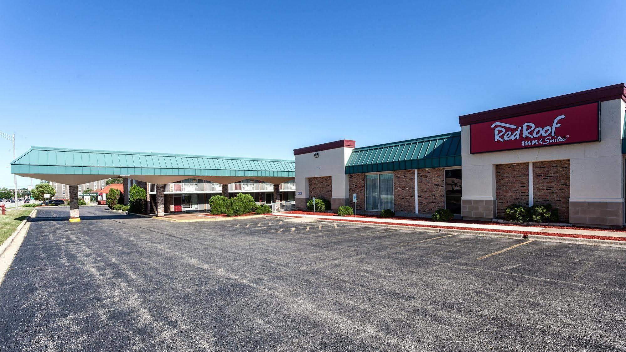 Red Roof Inn & Suites Dekalb Buitenkant foto